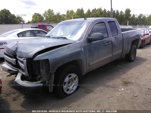 1GCRCSE08BZ215949 - 2011 CHEVROLET SILVERADO C1500 LT GRAY photo 2