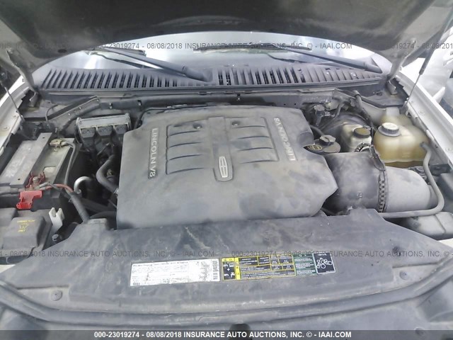 5LMFU28R13LJ25954 - 2003 LINCOLN NAVIGATOR ვერცხლისფერი ფოტო 10