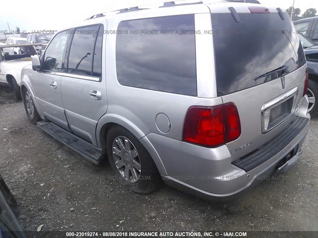 5LMFU28R13LJ25954 - 2003 LINCOLN NAVIGATOR ვერცხლისფერი ფოტო 3
