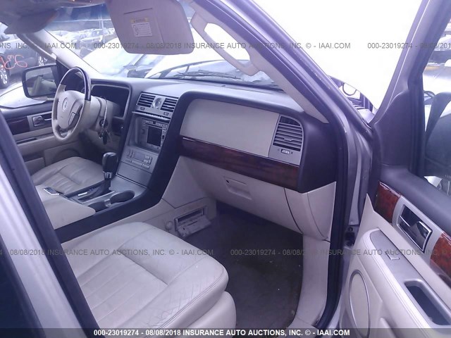 5LMFU28R13LJ25954 - 2003 LINCOLN NAVIGATOR ვერცხლისფერი ფოტო 5