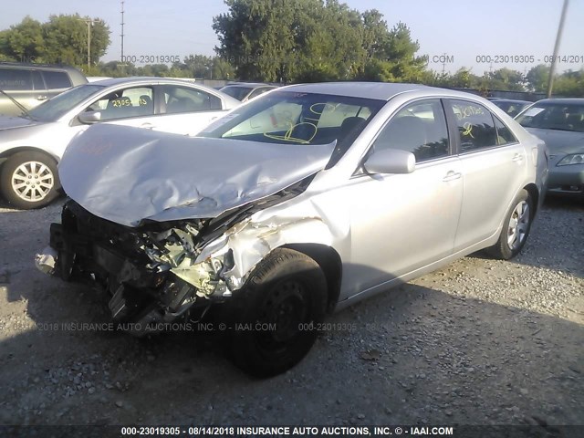 4T1BE46K39U297700 - 2009 TOYOTA CAMRY SE/LE/XLE ვერცხლისფერი ფოტო 2