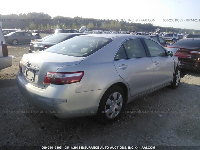 4T1BE46K39U297700 - 2009 TOYOTA CAMRY SE/LE/XLE ვერცხლისფერი ფოტო 4
