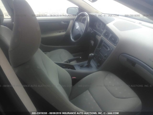 YV1RS612652478630 - 2005 VOLVO S60 Սև լուսանկար 5