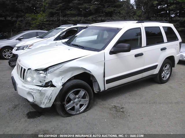 1J8GR48K16C326441 - 2006 JEEP GRAND CHEROKEE LAREDO/COLUMBIA/FREEDOM WHITE photo 2