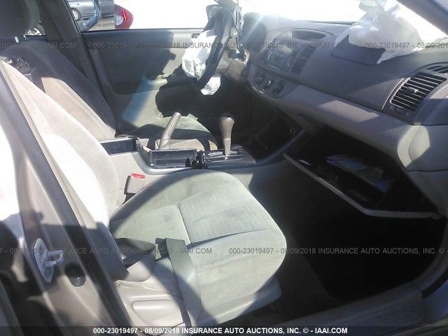 4T1BE32KX2U513757 - 2002 TOYOTA CAMRY LE/XLE/SE Qızıl foto 5