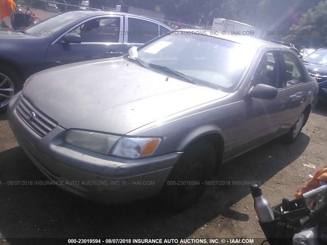 4T1BG22K1XU591064 - 1999 TOYOTA CAMRY CE/LE/XLE GOLD photo 2