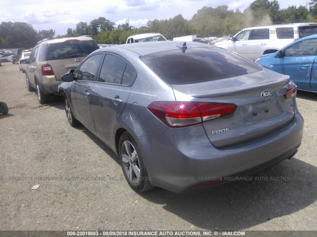 3KPFL4A75JE176975 - 2018 KIA FORTE LX/S GRAY photo 3