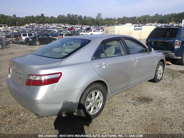 4T1BE46K98U229898 - 2008 TOYOTA CAMRY CE/LE/XLE/SE SILVER photo 4