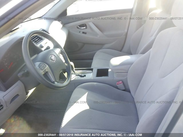 4T1BE46K98U229898 - 2008 TOYOTA CAMRY CE/LE/XLE/SE SILVER photo 5