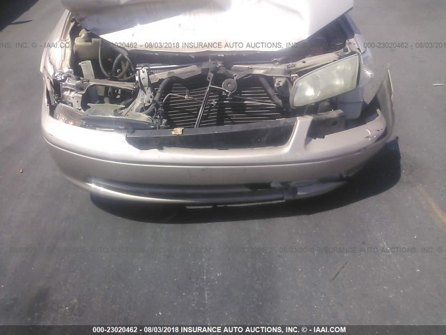 4T1BG22K3YU932675 - 2000 TOYOTA CAMRY CE/LE/XLE 香槟色 照片 6