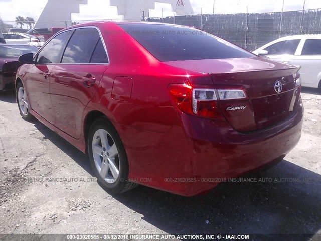 4T1BF1FK8DU682562 - 2013 TOYOTA CAMRY L/SE/LE/XLE 红色 照片 3