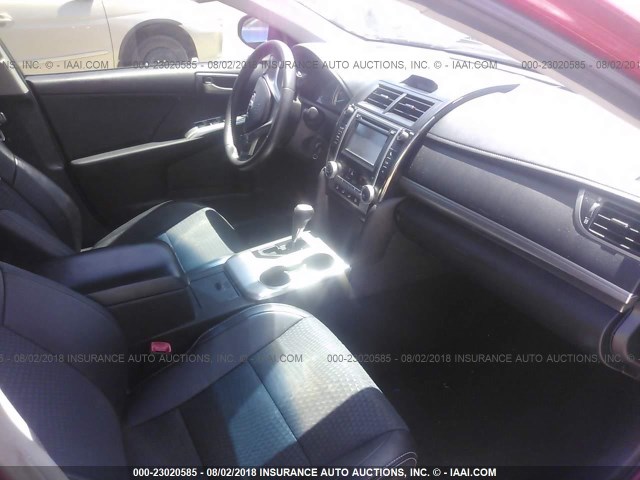 4T1BF1FK8DU682562 - 2013 TOYOTA CAMRY L/SE/LE/XLE 红色 照片 5