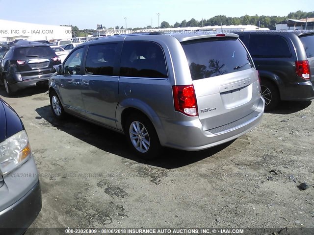 2C4RDGCG7JR215914 - 2018 DODGE GRAND CARAVAN SXT SILVER photo 3