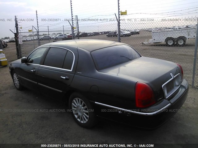 1LNHM84W56Y640263 - 2006 LINCOLN TOWN CAR EXECUTIVE L BLACK photo 3