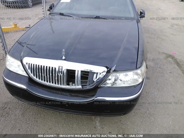 1LNHM84W56Y640263 - 2006 LINCOLN TOWN CAR EXECUTIVE L BLACK photo 6