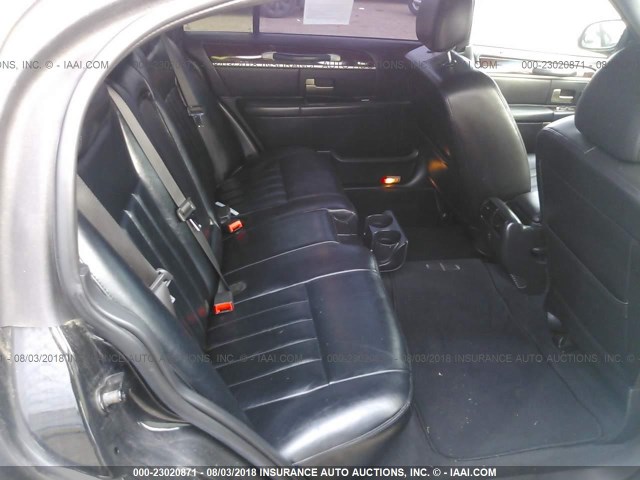 1LNHM84W56Y640263 - 2006 LINCOLN TOWN CAR EXECUTIVE L BLACK photo 8
