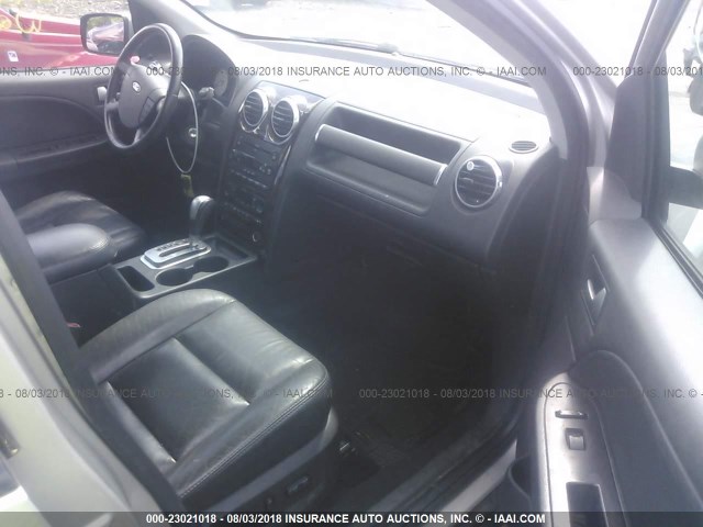 1FMZK03136GA07381 - 2006 FORD FREESTYLE LIMITED SILVER photo 5