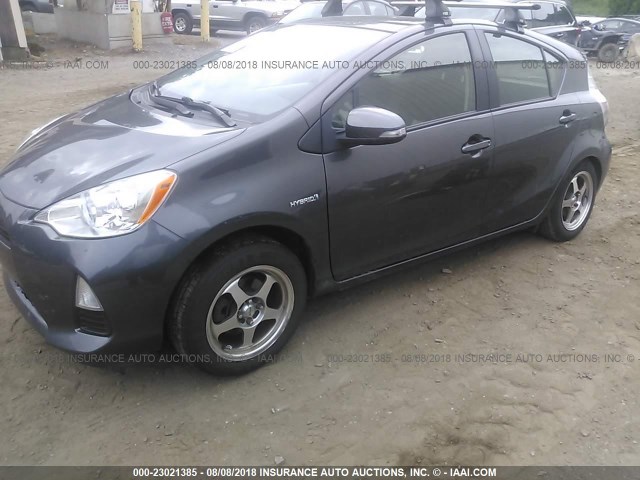 JTDKDTB37D1542024 - 2013 TOYOTA PRIUS C GRAY photo 2