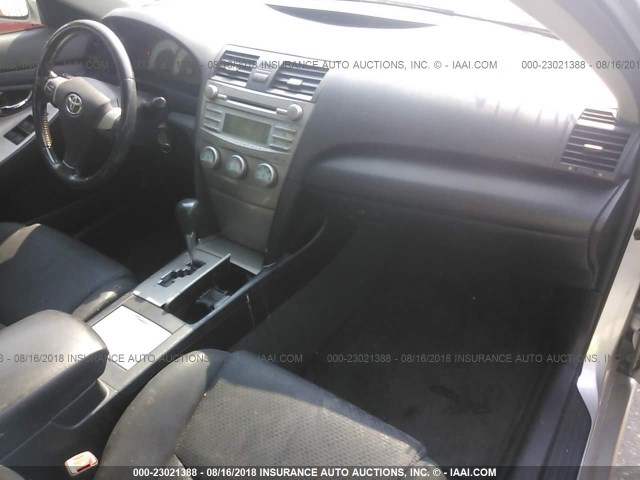 4T1BE46K37U045703 - 2007 TOYOTA CAMRY NEW GENERAT CE/LE/XLE/SE SILVER photo 5