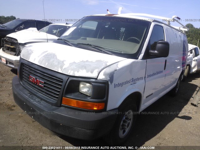 1GTGG25U641224178 - 2004 GMC SAVANA G2500 WHITE photo 2