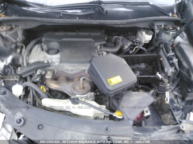 4T1BF1FK7CU506357 - 2012 TOYOTA CAMRY SE/LE/XLE ნაცრისფერი ფოტო 10
