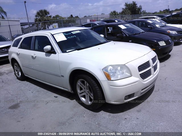 2D4FV48V25H670979 - 2005 DODGE MAGNUM SXT WHITE photo 1