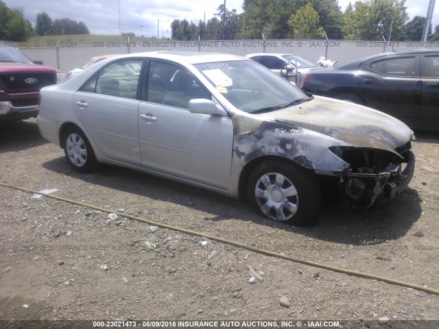 4T1BE32K14U292262 - 2004 TOYOTA CAMRY LE/XLE/SE 银色 照片 1