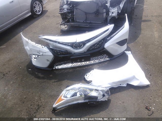 4T1B61HK4JU080377 - 2018 TOYOTA CAMRY XSE WHITE photo 6