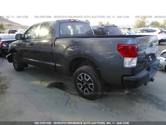 5TBRV54128S482710 - 2008 TOYOTA TUNDRA DOUBLE CAB/DOUBLE CAB SR5 GRAY photo 3