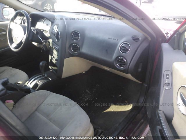 2G2WP552861178494 - 2006 PONTIAC GRAND PRIX RED photo 5