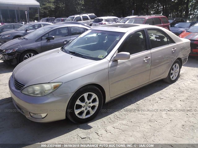 4T1BF30K46U629655 - 2006 TOYOTA CAMRY LE/XLE/SE GOLD photo 2