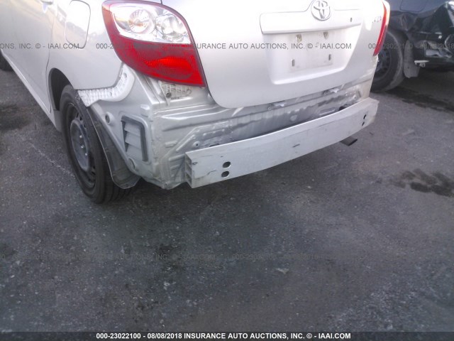 2T1KU4EE2BC558496 - 2011 TOYOTA COROLLA MATRIX  GRAY photo 6