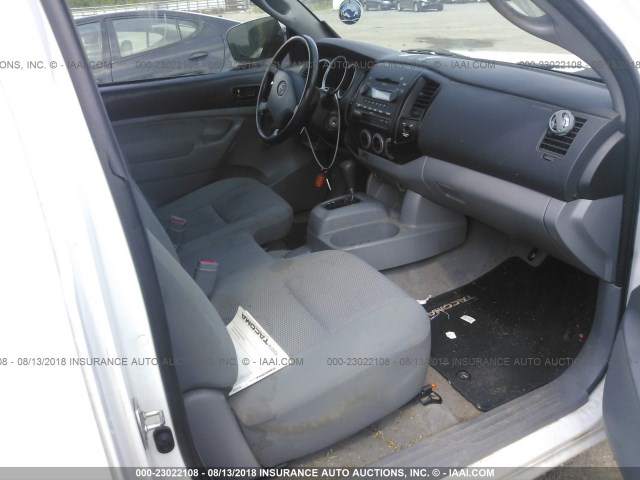 5TENX22N05Z116361 - 2005 TOYOTA TACOMA WHITE photo 5