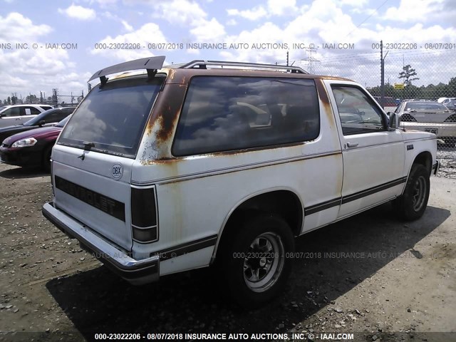 1GNCS18Z6K8246207 - 1989 CHEVROLET BLAZER S10 WHITE photo 4