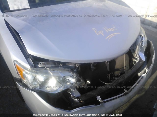 4T4BF1FK3CR233181 - 2012 TOYOTA CAMRY SE/LE/XLE 银色 照片 6