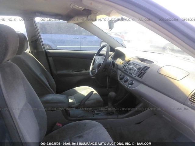4T1BE32K92U602171 - 2002 TOYOTA CAMRY LE/XLE/SE Mavi foto 5