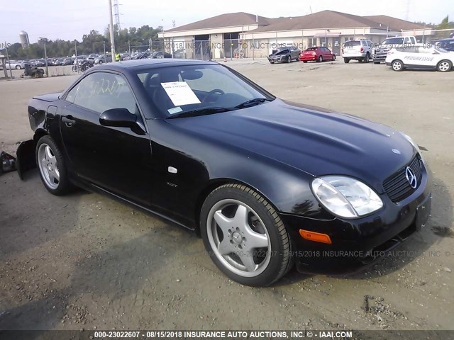 WDBKK47F7YF152949 - 2000 MERCEDES-BENZ SLK 230 KOMPRESSOR BLACK photo 1