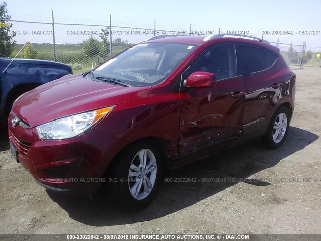 KM8JUCAC0AU021701 - 2010 HYUNDAI TUCSON GLS/LIMITED RED photo 2