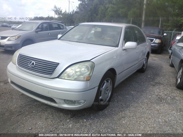 JTHBN30F420082137 - 2002 LEXUS LS WHITE photo 2