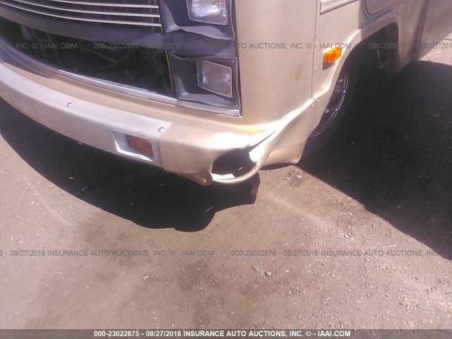 1GBKP37W6J3322825 - 1988 CHEVROLET P30 TAN photo 6