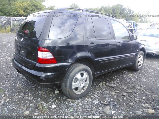 4JGAB54E12A363790 - 2002 MERCEDES-BENZ ML 320 BLACK photo 4