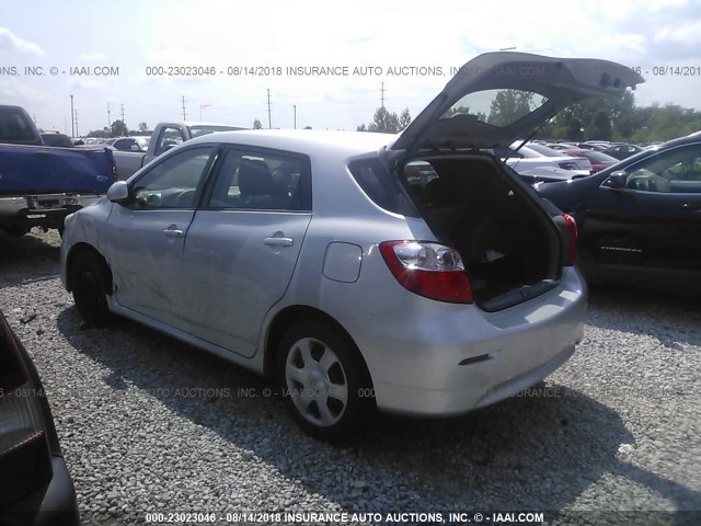 2T1KU40E19C053776 - 2009 TOYOTA COROLLA MATRIX  SILVER photo 3
