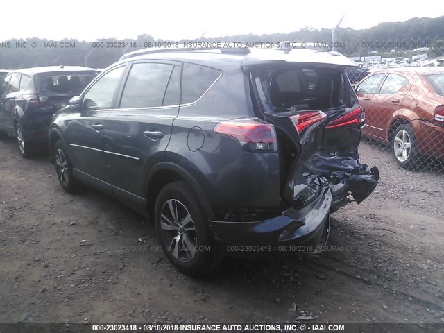 2T3RFREVXGW505922 - 2016 TOYOTA RAV4 XLE GRAY photo 3