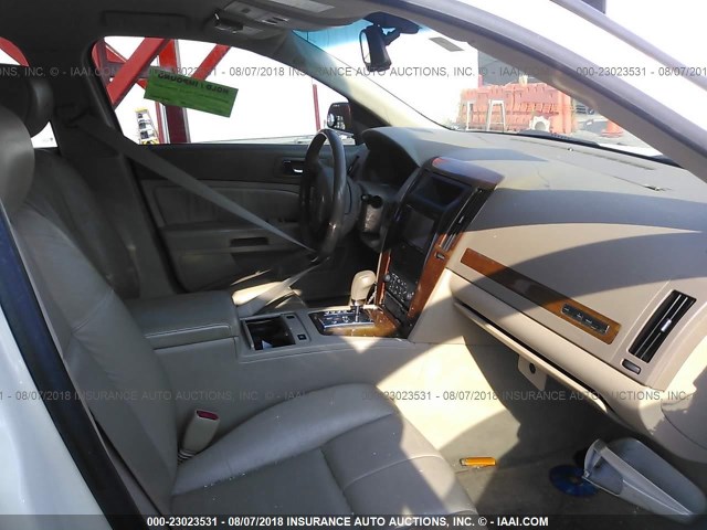 1G6DC67A750220286 - 2005 CADILLAC STS WHITE photo 5