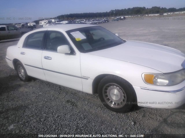 1LNHM81W5YY837683 - 2000 LINCOLN TOWN CAR EXECUTIVE Белый фото 6