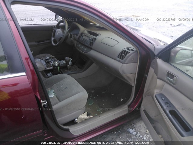 4T1BE32K15U027116 - 2005 TOYOTA CAMRY LE/XLE/SE 栗色 照片 5