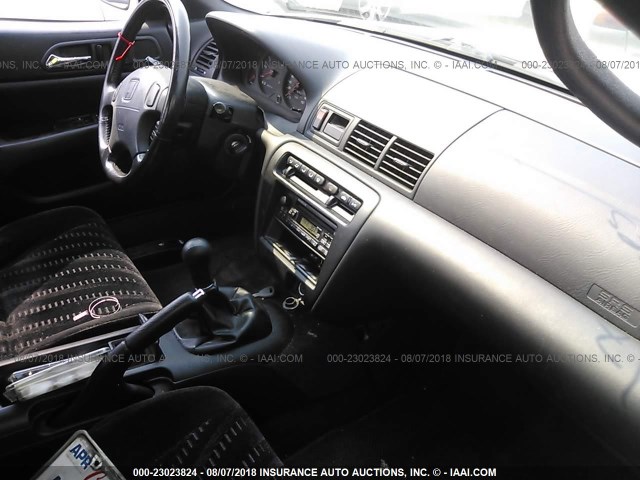 JHMBB6156YC005468 - 2000 HONDA PRELUDE SH WHITE photo 5