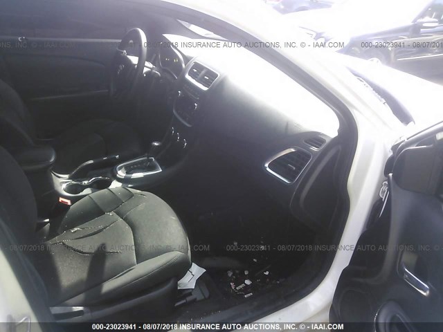 1B3BD4FB2BN572725 - 2011 DODGE AVENGER EXPRESS 白色 照片 5