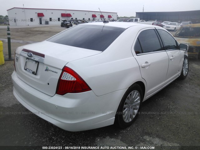 3FADP0L34BR110058 - 2011 FORD FUSION HYBRID WHITE photo 4