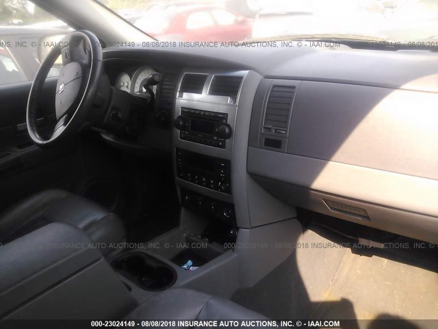 1D4HB58D84F143429 - 2004 DODGE DURANGO LIMITED SILVER photo 5